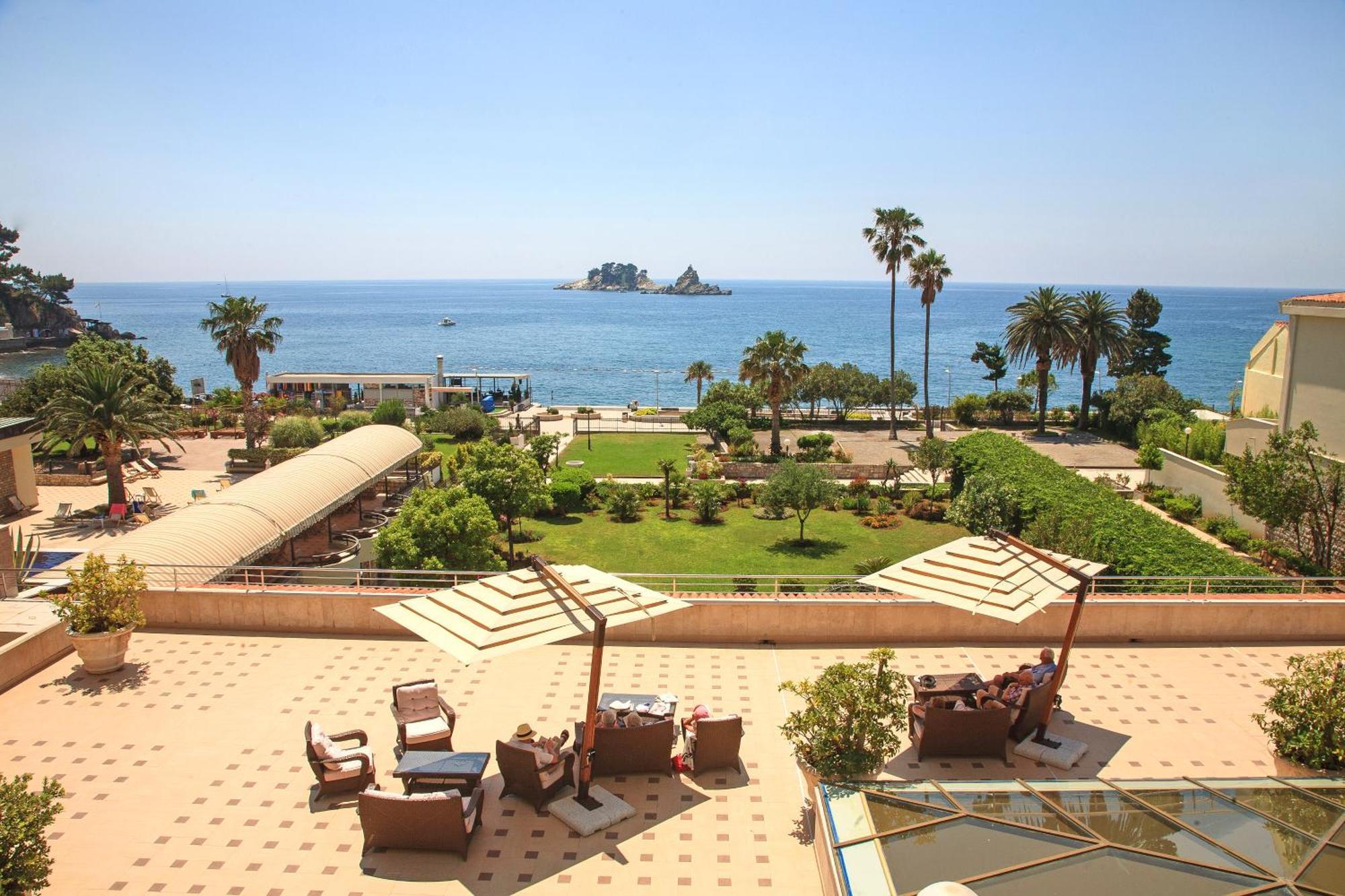 Hotel Palas Petrovac Екстер'єр фото