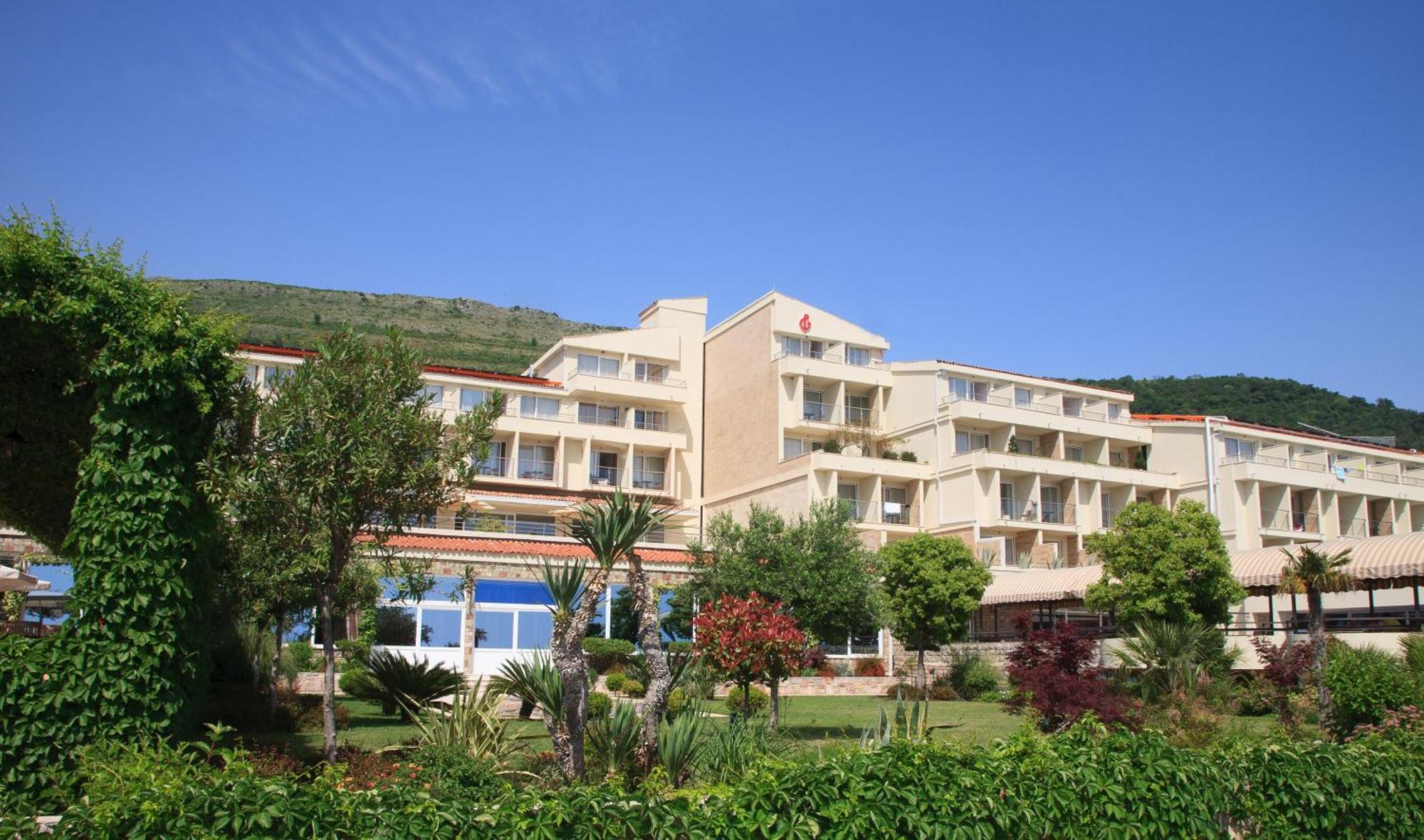 Hotel Palas Petrovac Екстер'єр фото