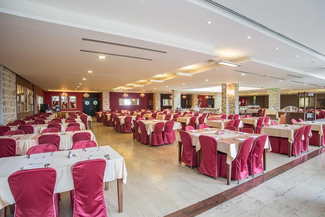 Hotel Palas Petrovac Екстер'єр фото